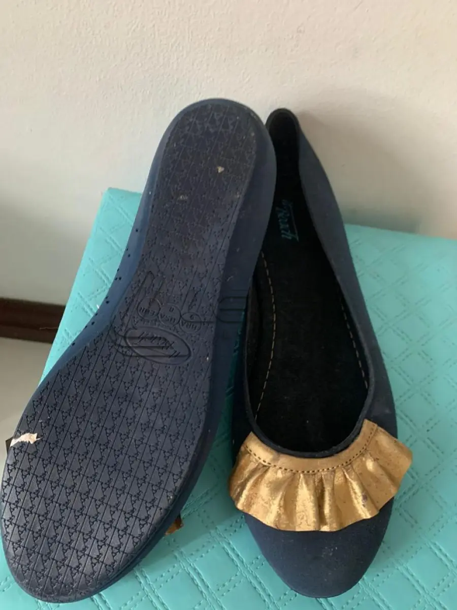 LOTE 001 - 200 PARES DE SAPATILHAS – DIVERSAS CORES, MODELOS E TAMANHOS