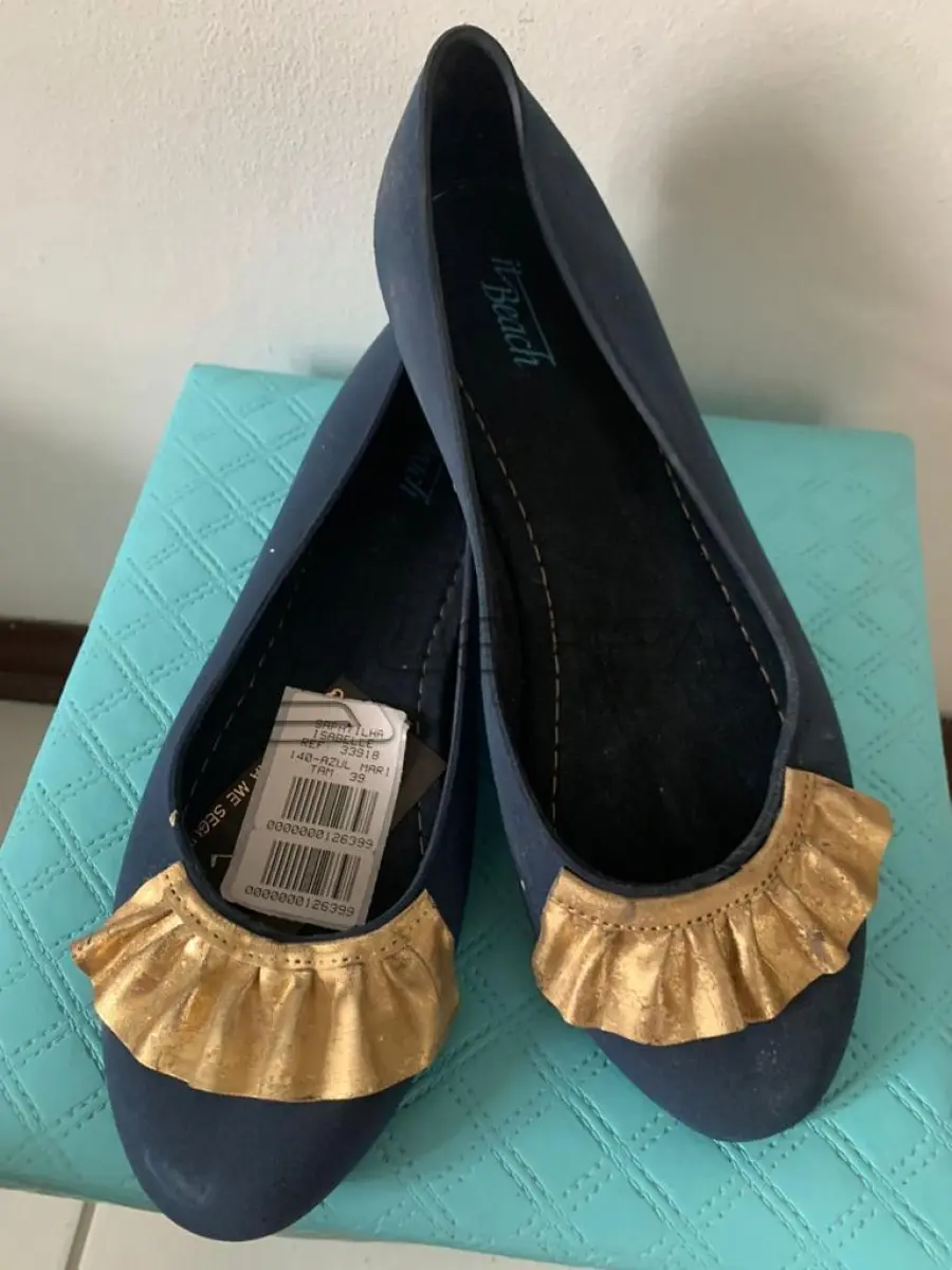 LOTE 001 - 200 PARES DE SAPATILHAS – DIVERSAS CORES, MODELOS E TAMANHOS
