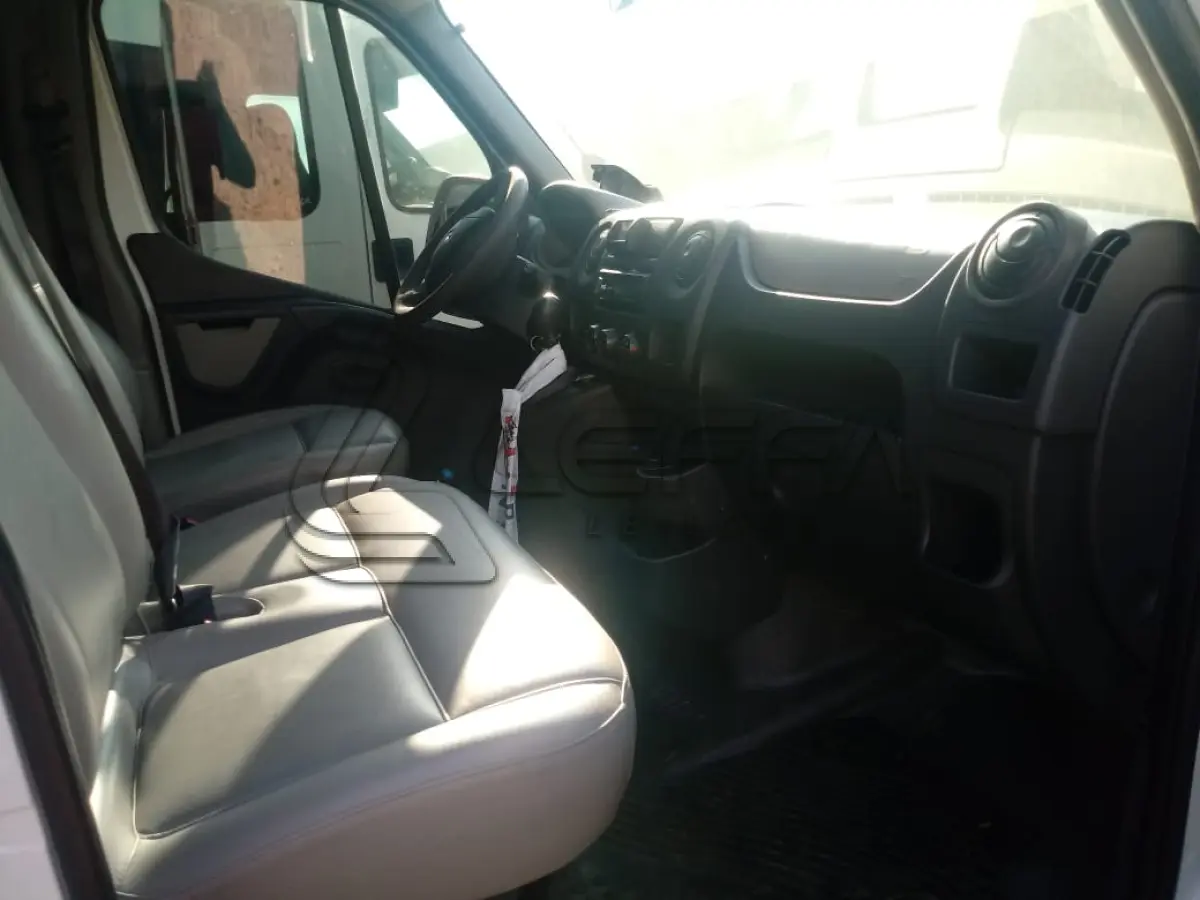LOTE 007 - MICROONIBUS RENAULT/MASTER VITRÉ, L3H2, TCA MIC,PLACAS IYC9533, diesel, branca ano 2017, modelo 2018