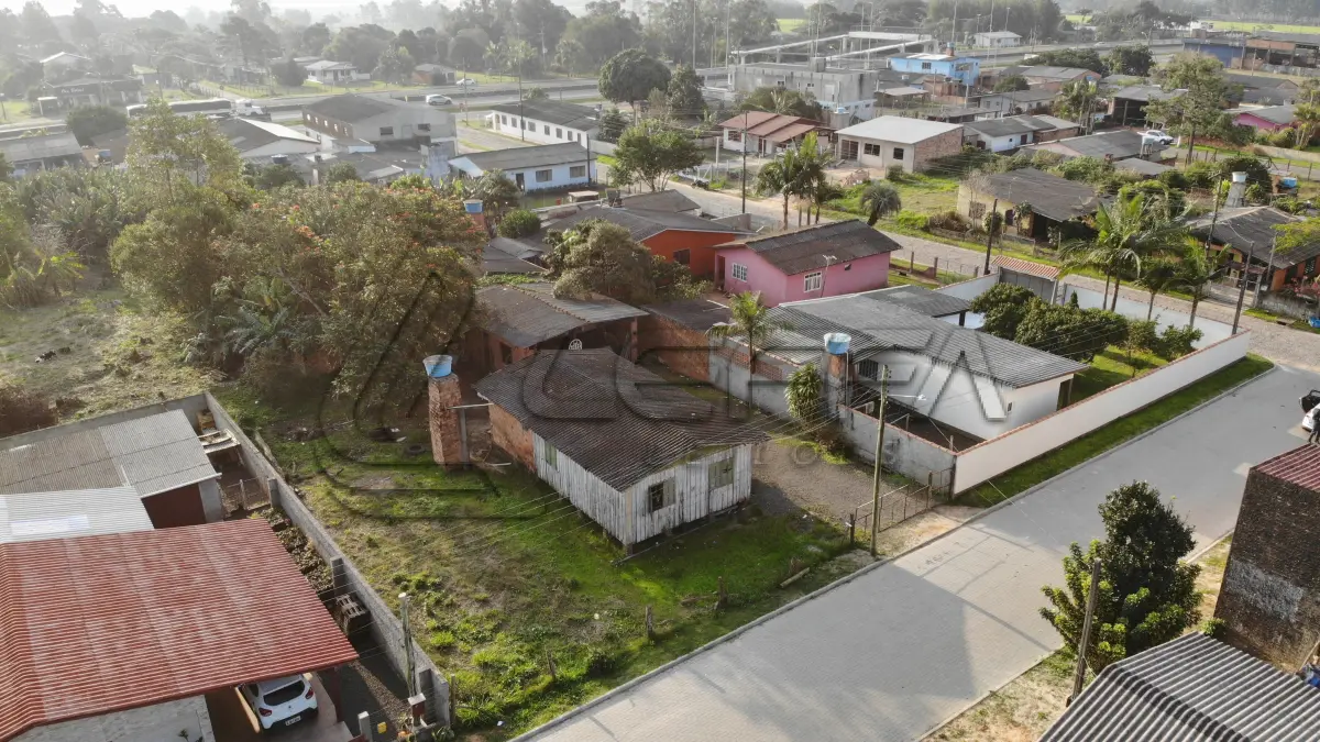 LOTE 001 - Terreno Urbano com Benfeitorias, na Rua Laurinda no Campo Bonito, em Torres/RS