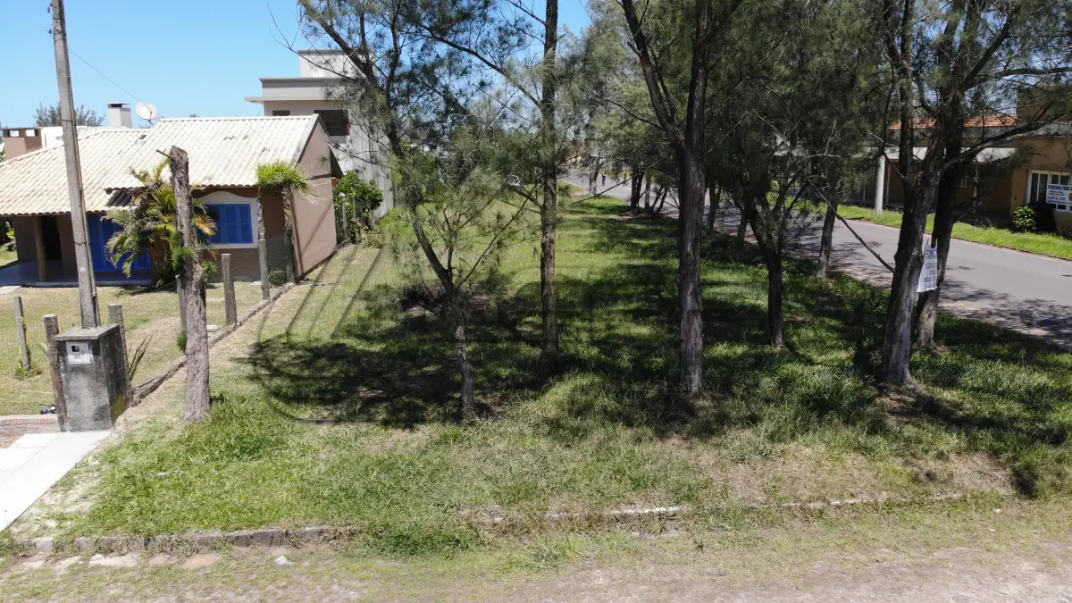 LOTE 001 - Terreno Urbano, Lote 20 quadra 05, na praia Azul, em Arroio do Sal/RS