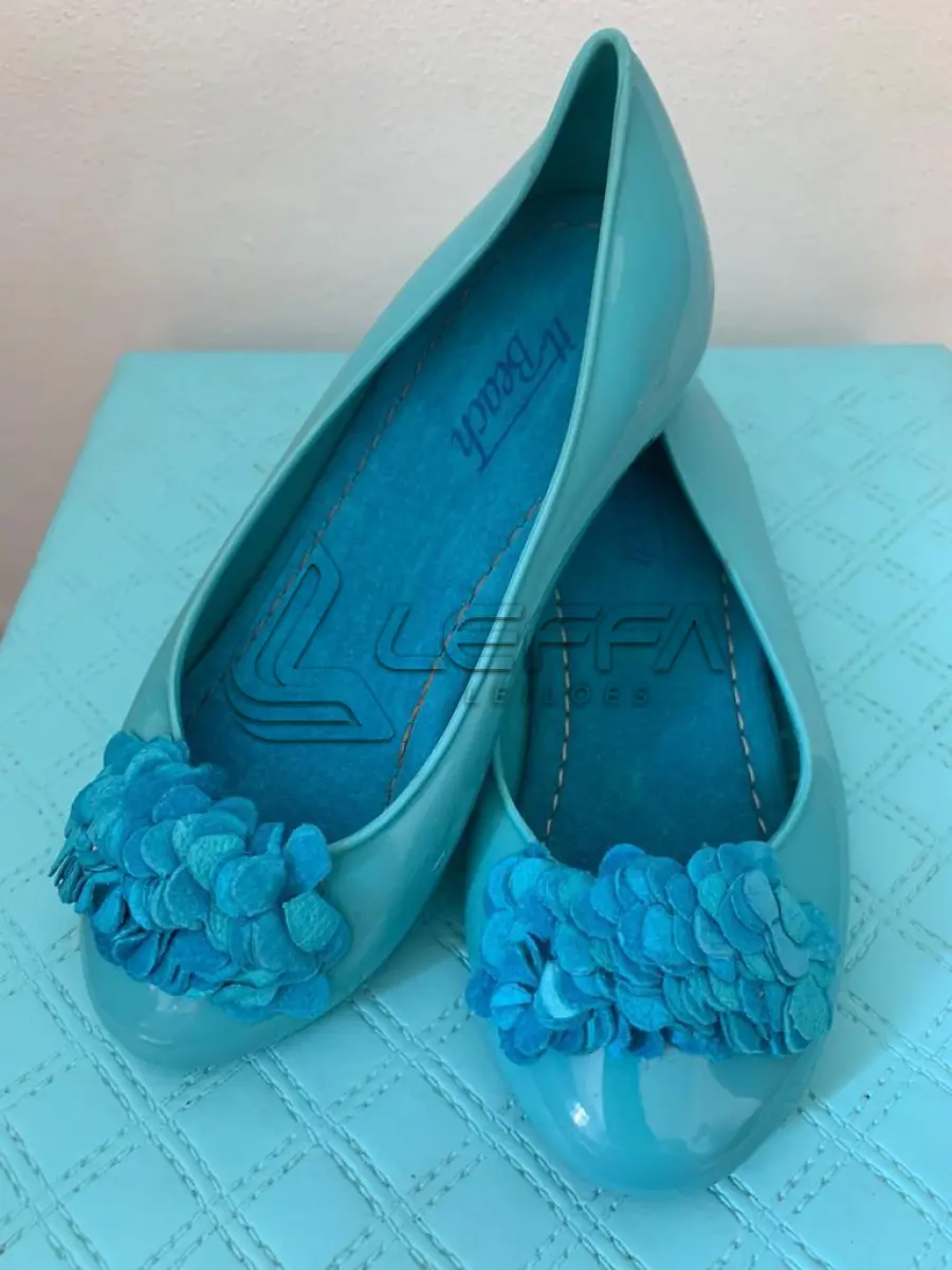 LOTE 001 - 200 PARES DE SAPATILHAS – DIVERSAS CORES, MODELOS E TAMANHOS