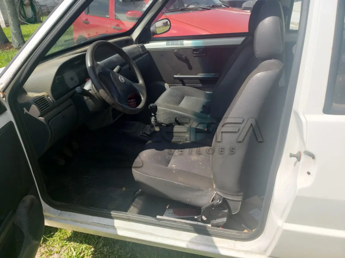 LOTE 001 - VEÍCULO FIAT UNO/MILLE, PLACAS IRC-7582, RENAVAM 233215964.