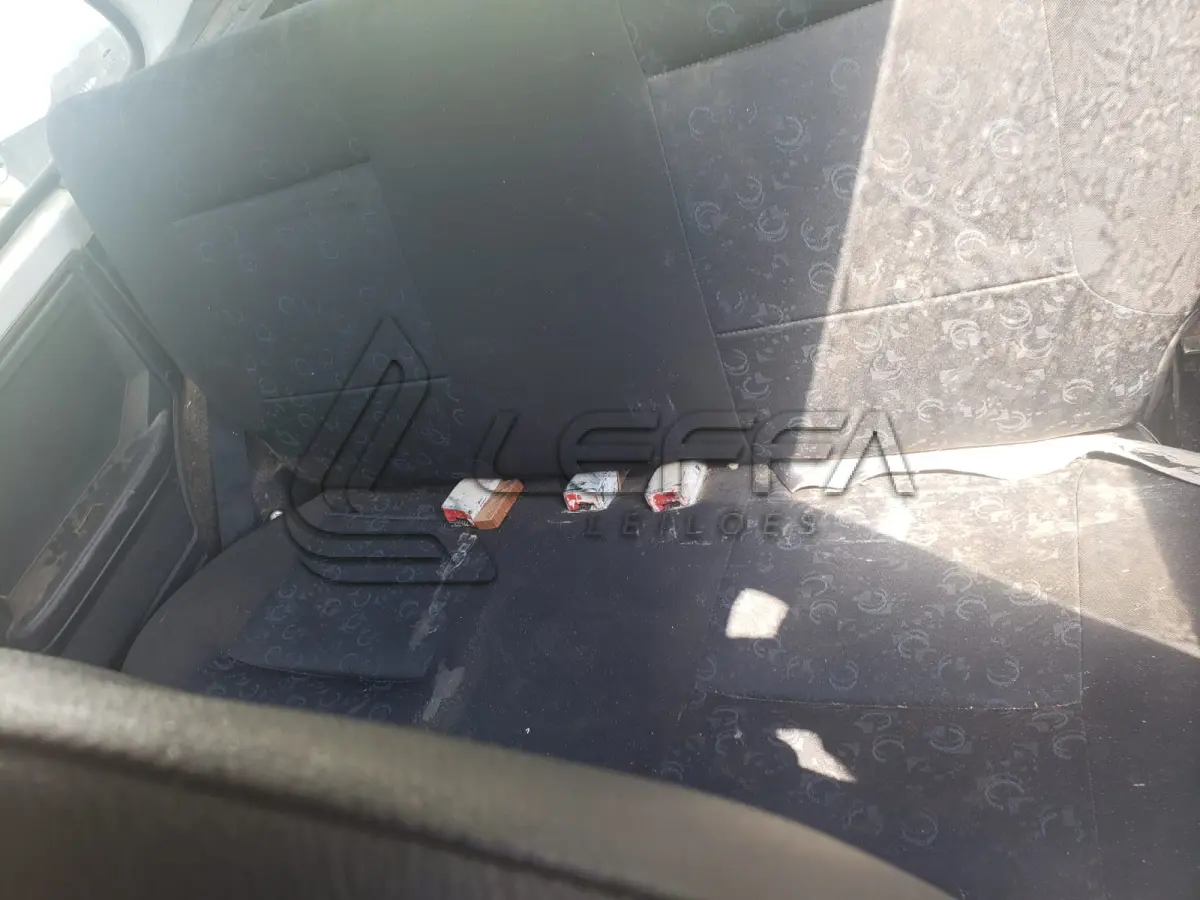 LOTE 001 - VEÍCULO FIAT UNO/MILLE, PLACAS IRC-7582, RENAVAM 233215964.
