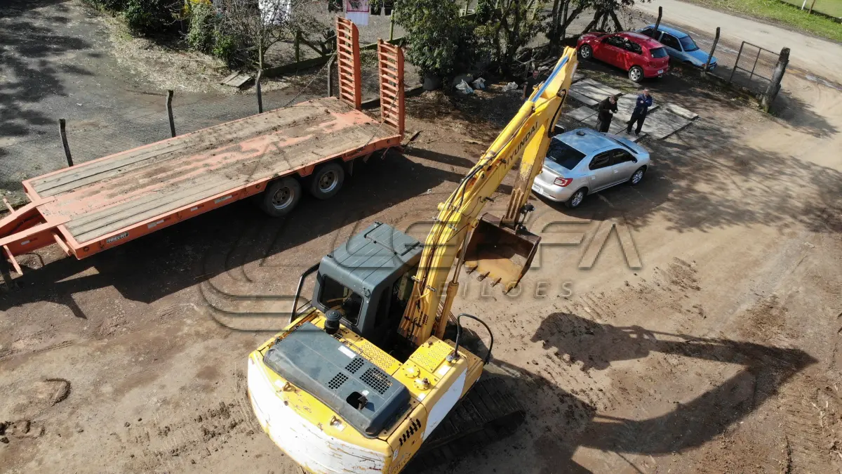 LOTE 003 - ESCAVADEIRA HYUNDAI, 140 LC7, DIESEL, ANO/MODELO 2011, 5.827 H