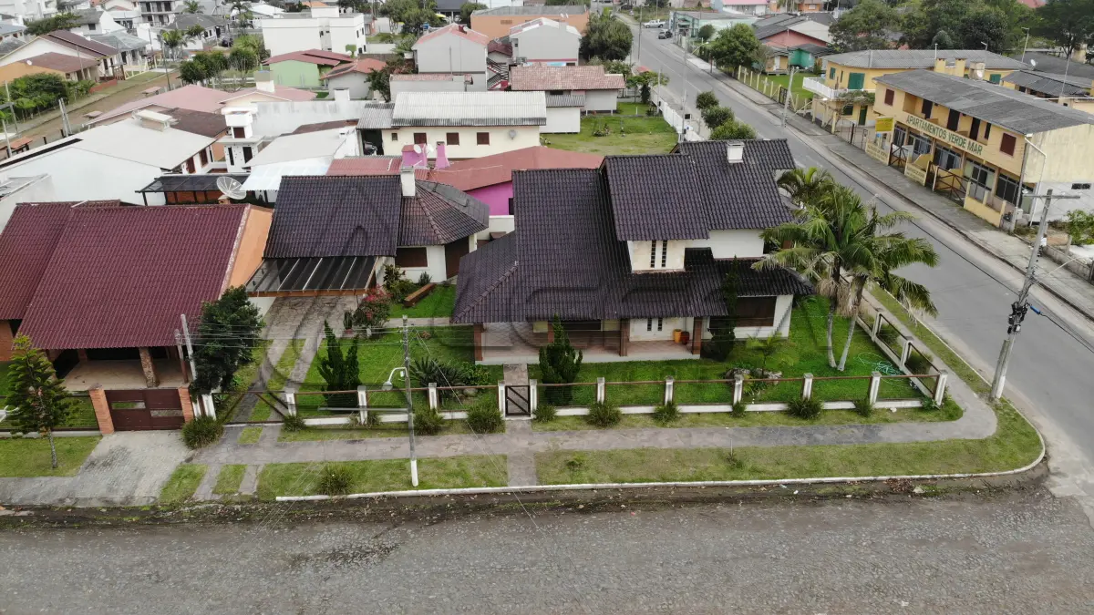 LOTE 001 - Dois Terrenos, Lote 01 e 02 da quadra C, com casa de alvenaria com dois pavimentos, na praia Verde Mar em Arroio do Sal/RS