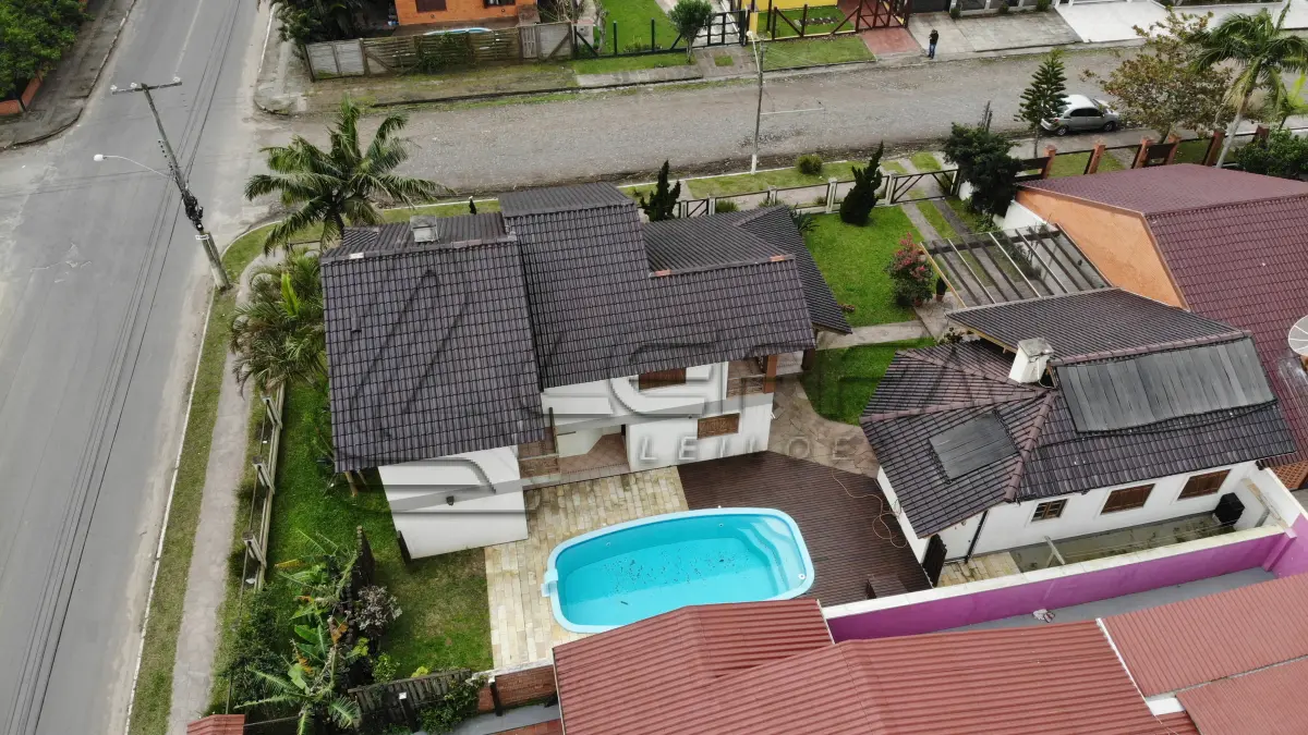LOTE 001 - Dois Terrenos, Lote 01 e 02 da quadra C, com casa de alvenaria com dois pavimentos, na praia Verde Mar em Arroio do Sal/RS
