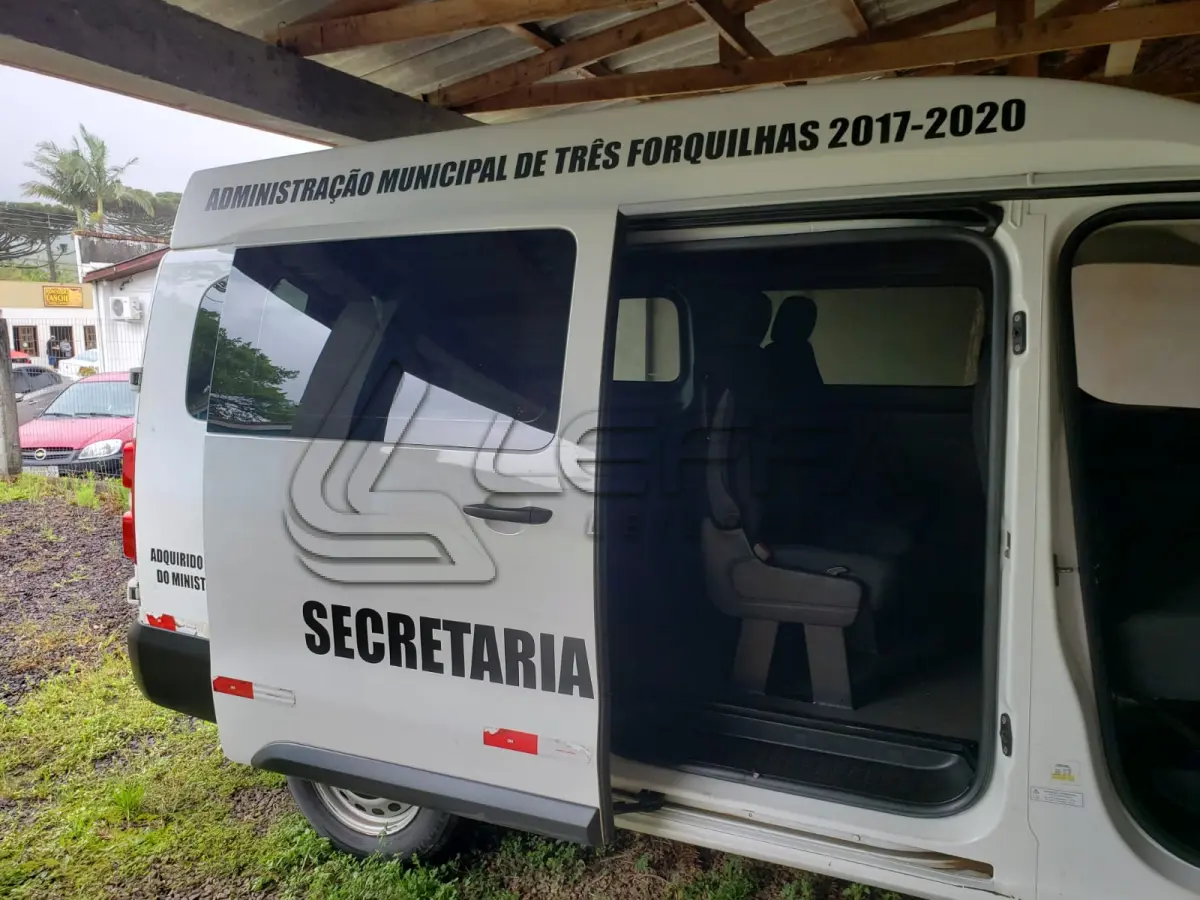 LOTE 001 - MICROONIBUS PEUGEOT, Expert Eurolaf, diesel, placas IZZ-6B74, ano 2019 e modelo 2020