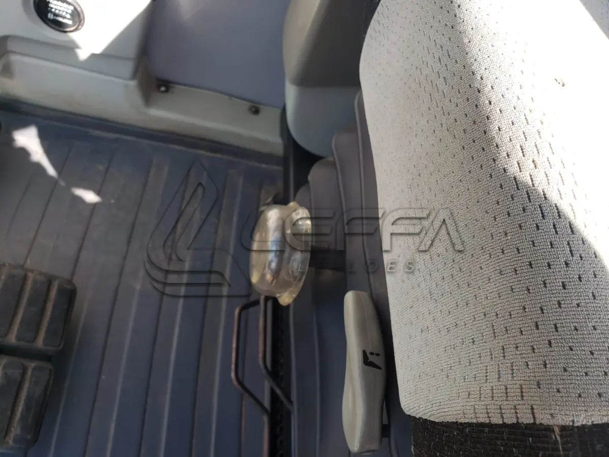 LOTE 003 - ESCAVADEIRA HYUNDAI, 140 LC7, DIESEL, ANO/MODELO 2011, 5.827 H