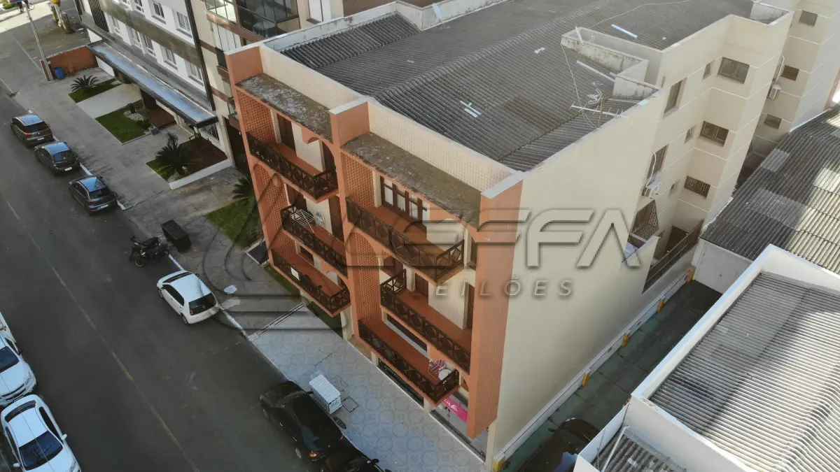 LOTE 001 - Apto 204 no Edifício Saveiro, no centro de Torres/RS
