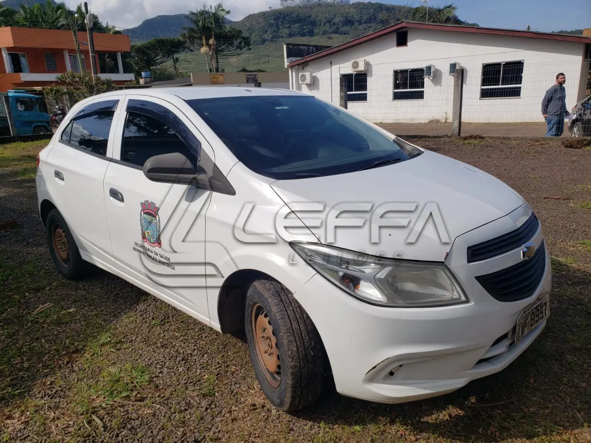 LOTE 006 - VEÍCULO CHEVROLET/ONIX, 1.0 MT IS, PLACAS IXF-8997, ANO/MODELO 2016