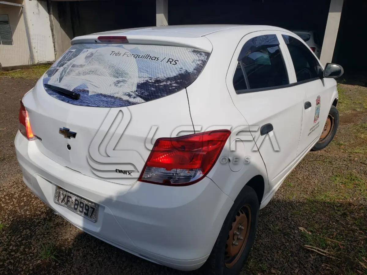 LOTE 006 - VEÍCULO CHEVROLET/ONIX, 1.0 MT IS, PLACAS IXF-8997, ANO/MODELO 2016