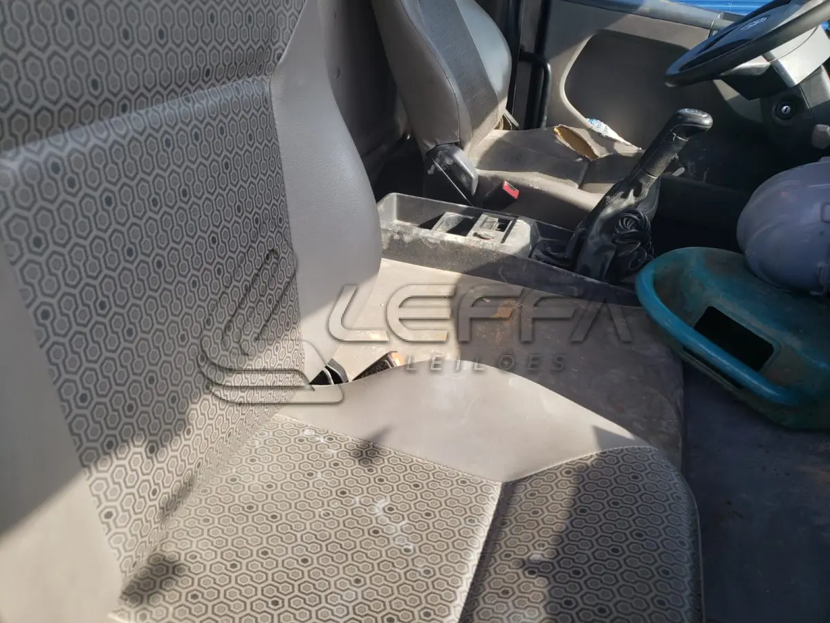 LOTE 002 - UM CAMINHÃO VW/26.280 CRM 6X4, PLACAS IVY-0076, ANO 2014, BRANCO, DIESEL