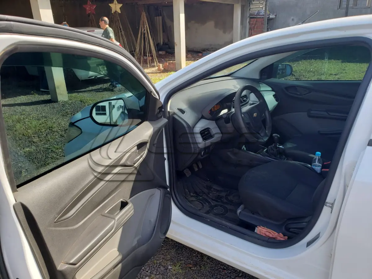 LOTE 005 - VEÍCULO CHEVROLET/ONIX, JOYE, PLACAS IXT-0096, ANO/MODELO 2017