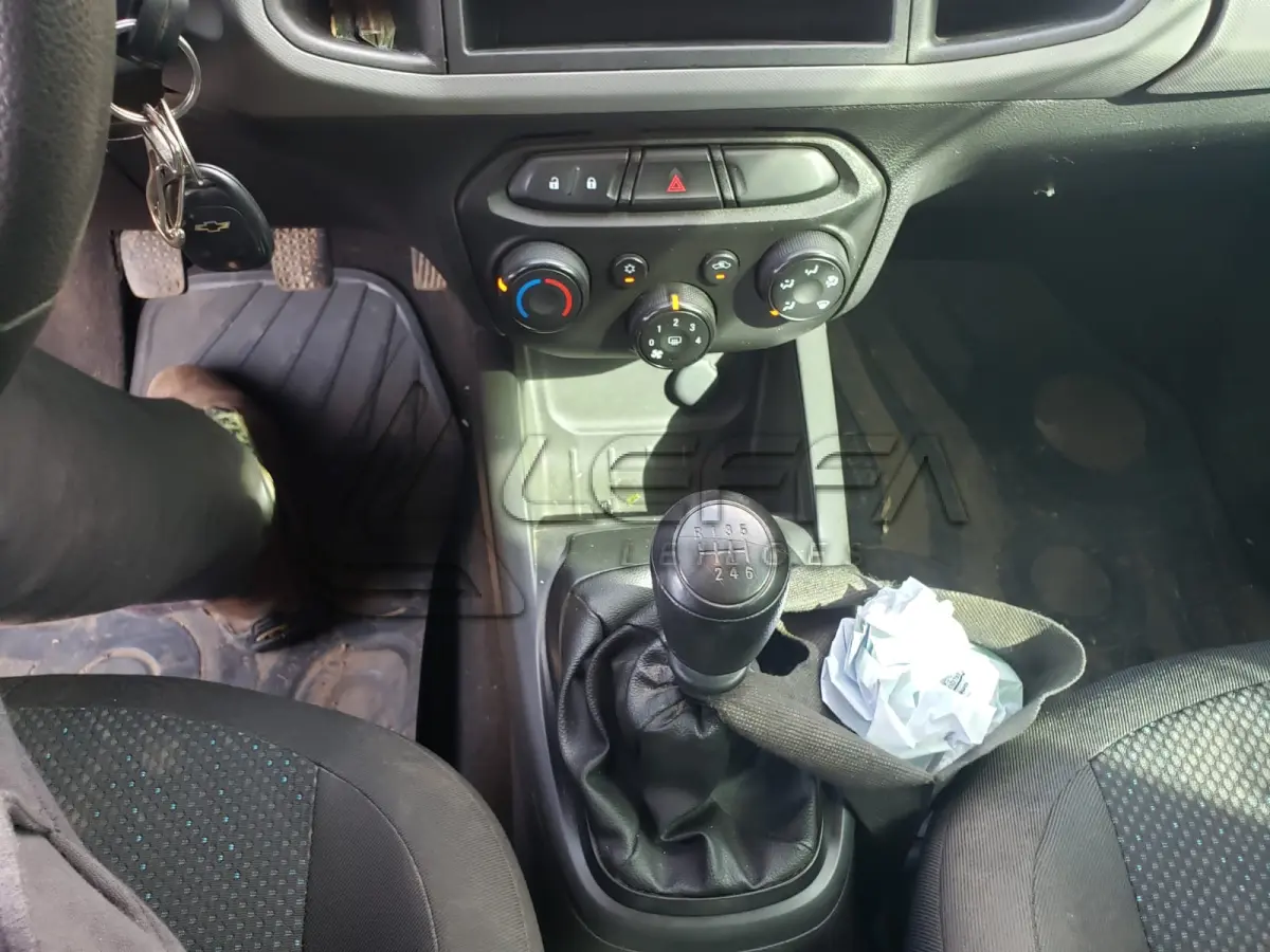 LOTE 005 - VEÍCULO CHEVROLET/ONIX, JOYE, PLACAS IXT-0096, ANO/MODELO 2017