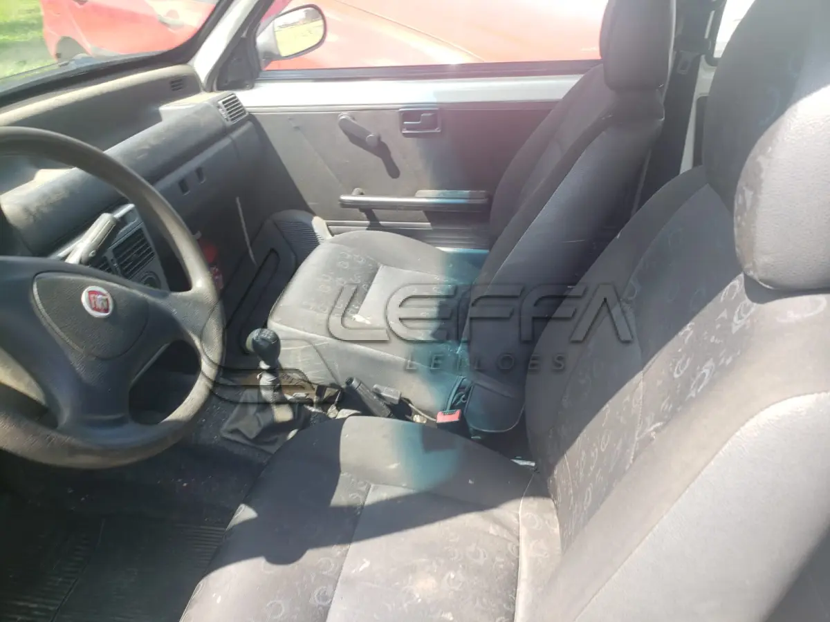 LOTE 001 - VEÍCULO FIAT UNO/MILLE, PLACAS IRC-7582, RENAVAM 233215964.