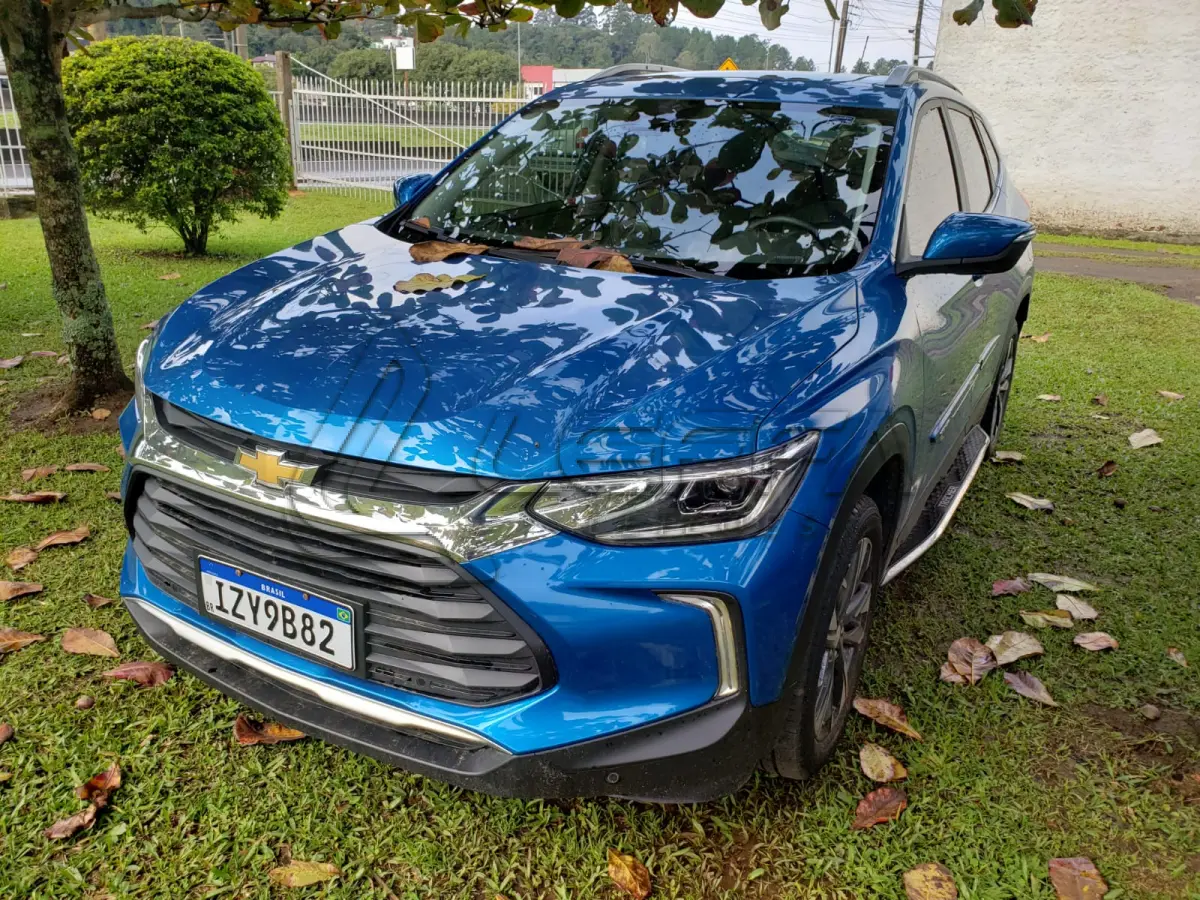 LOTE 002 - UM VEÍCULO GM TRACKER 12T A PR, PLACAS IZY-9B82, ANO/MODELO 2020/2021, COR AZUL, RENAVAM Nº 1227335730