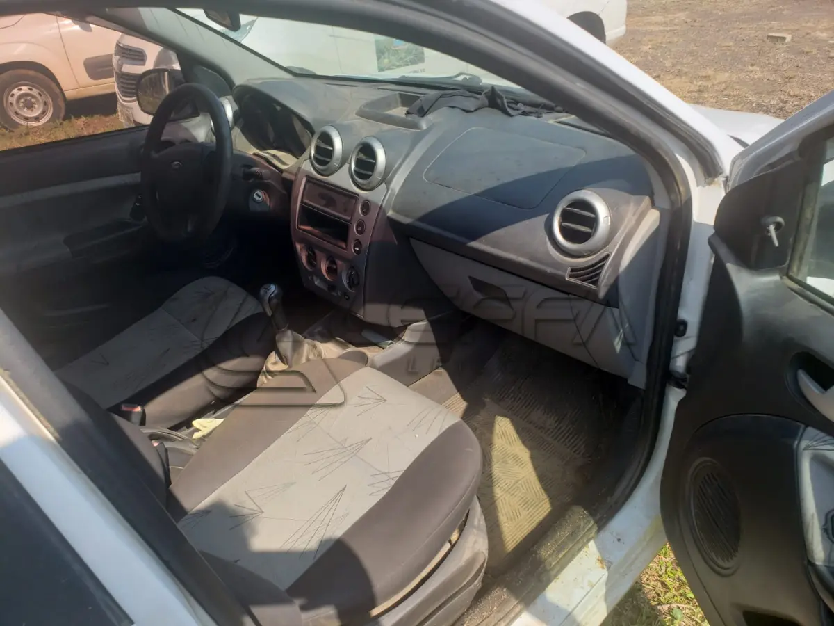 LOTE 001 - UM VEÍCULO FORD/FIESTA 1.6, FLEX, PLACA IQG-2145, ANO 2009, MODELO 2010