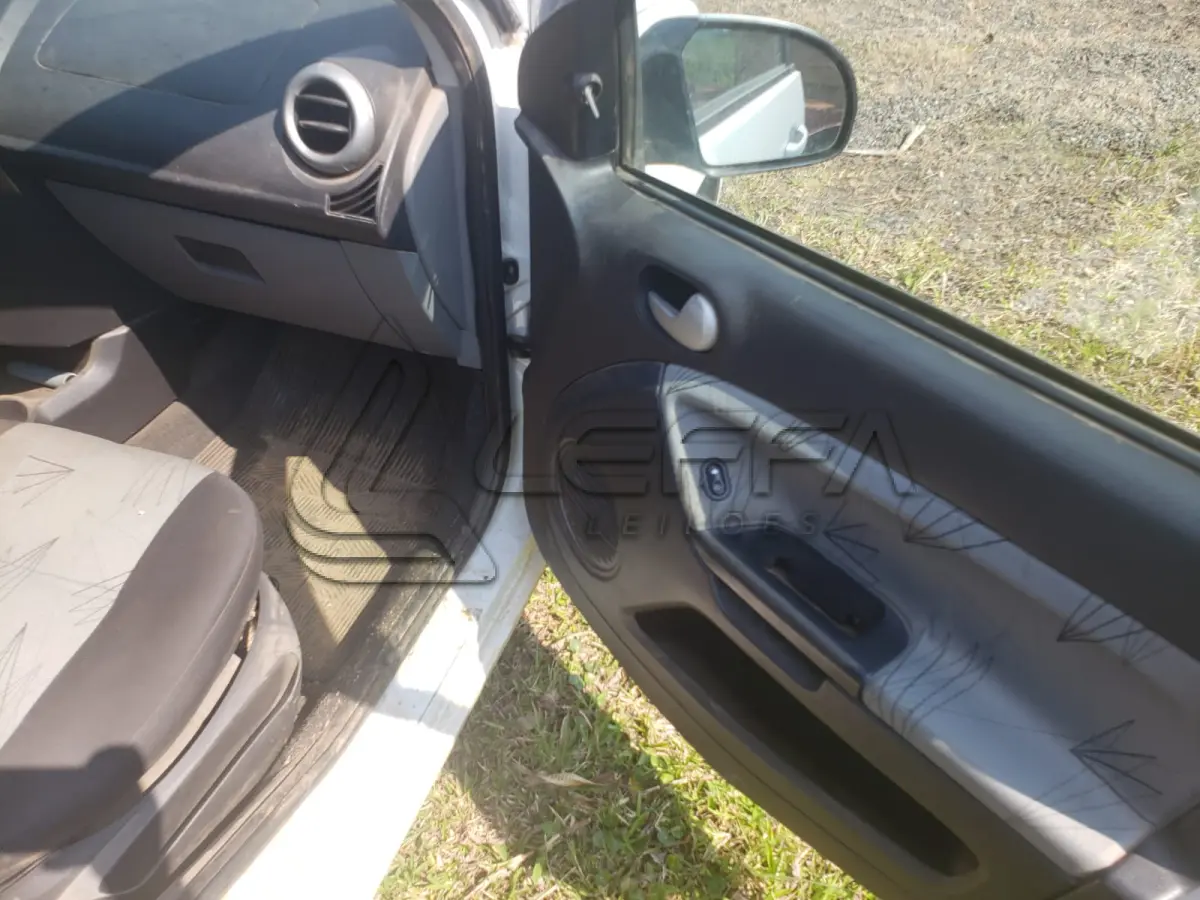 LOTE 001 - UM VEÍCULO FORD/FIESTA 1.6, FLEX, PLACA IQG-2145, ANO 2009, MODELO 2010