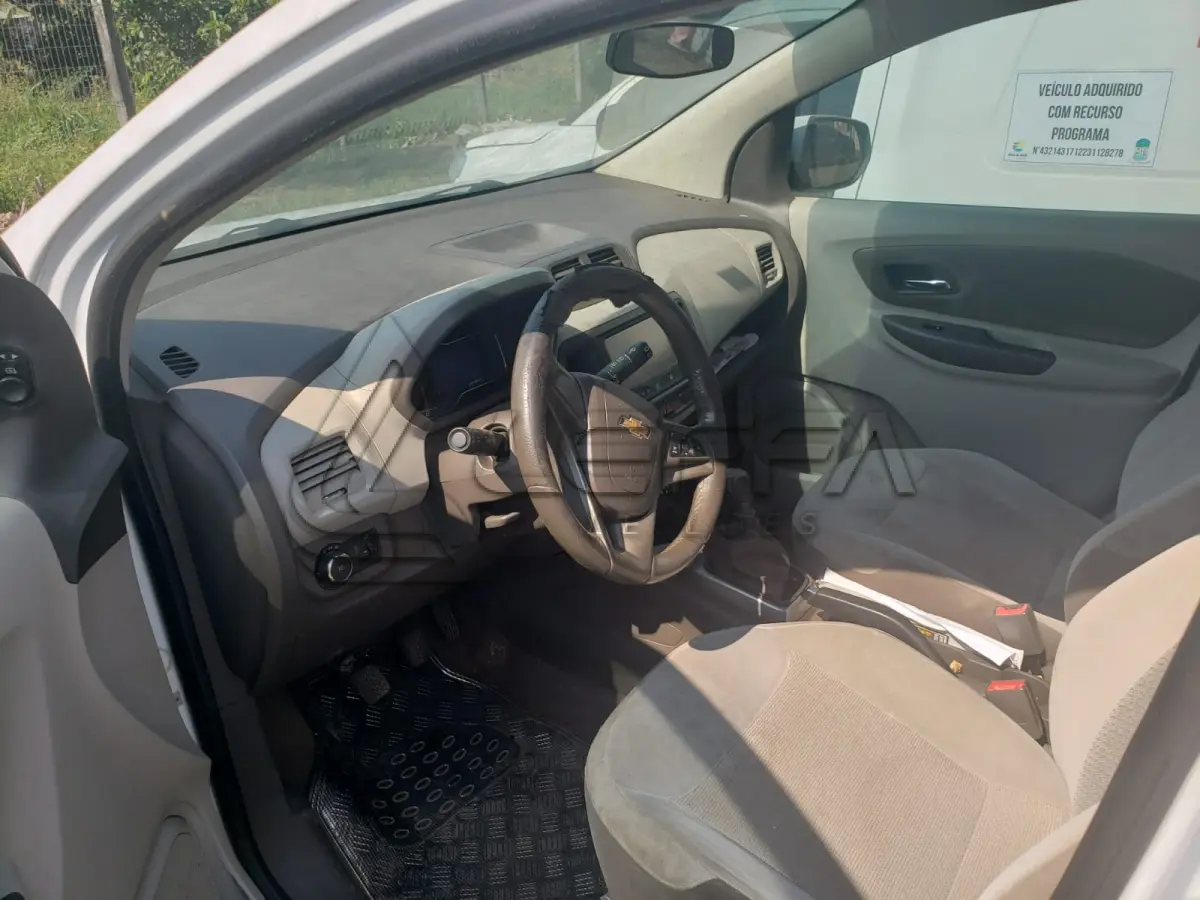 LOTE 002 - UM VEÍCULO GM/SPIN 1.8 LTZ, PLACA IVS-2894, ANO 2014, MODELO 2015, COM APROX 415.000 KM