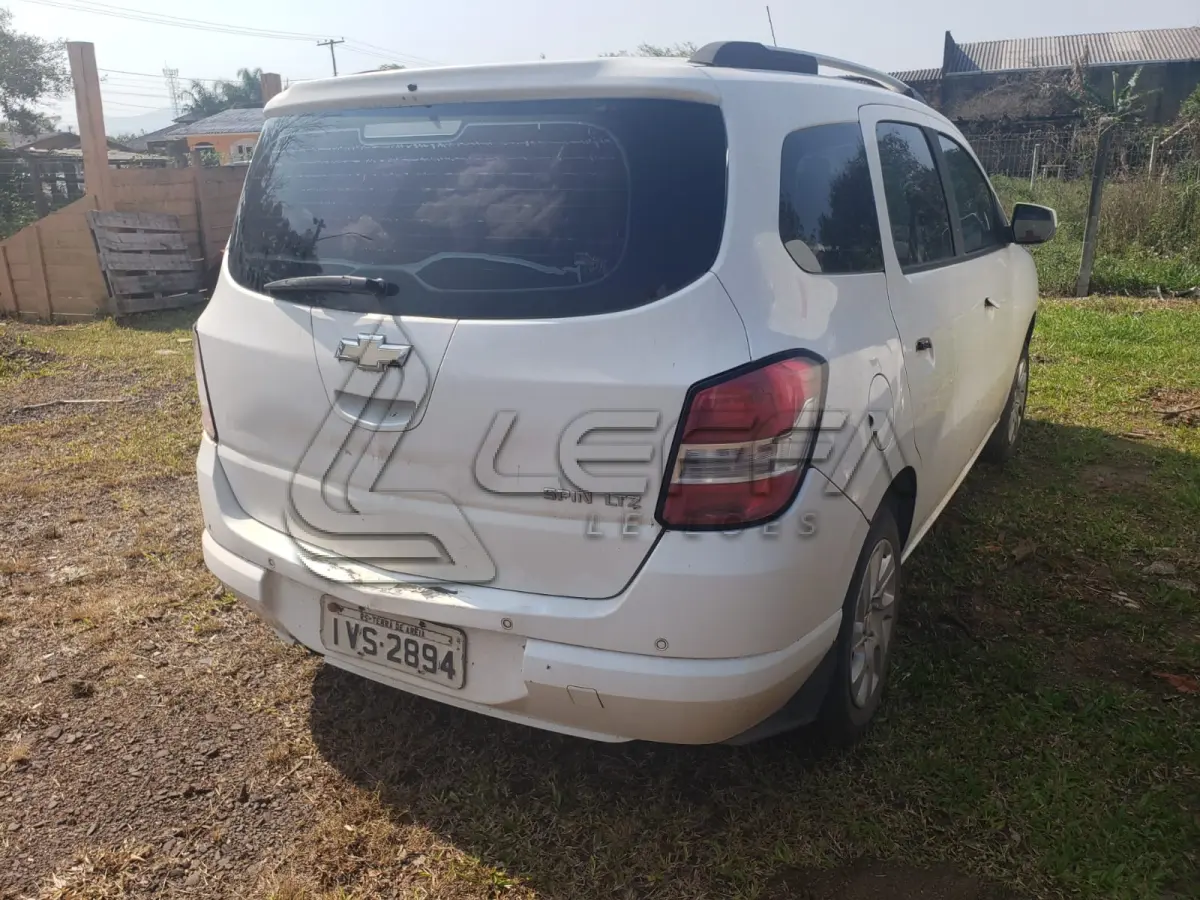 LOTE 002 - UM VEÍCULO GM/SPIN 1.8 LTZ, PLACA IVS-2894, ANO 2014, MODELO 2015, COM APROX 415.000 KM