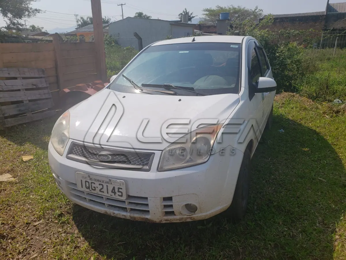 LOTE 001 - UM VEÍCULO FORD/FIESTA 1.6, FLEX, PLACA IQG-2145, ANO 2009, MODELO 2010