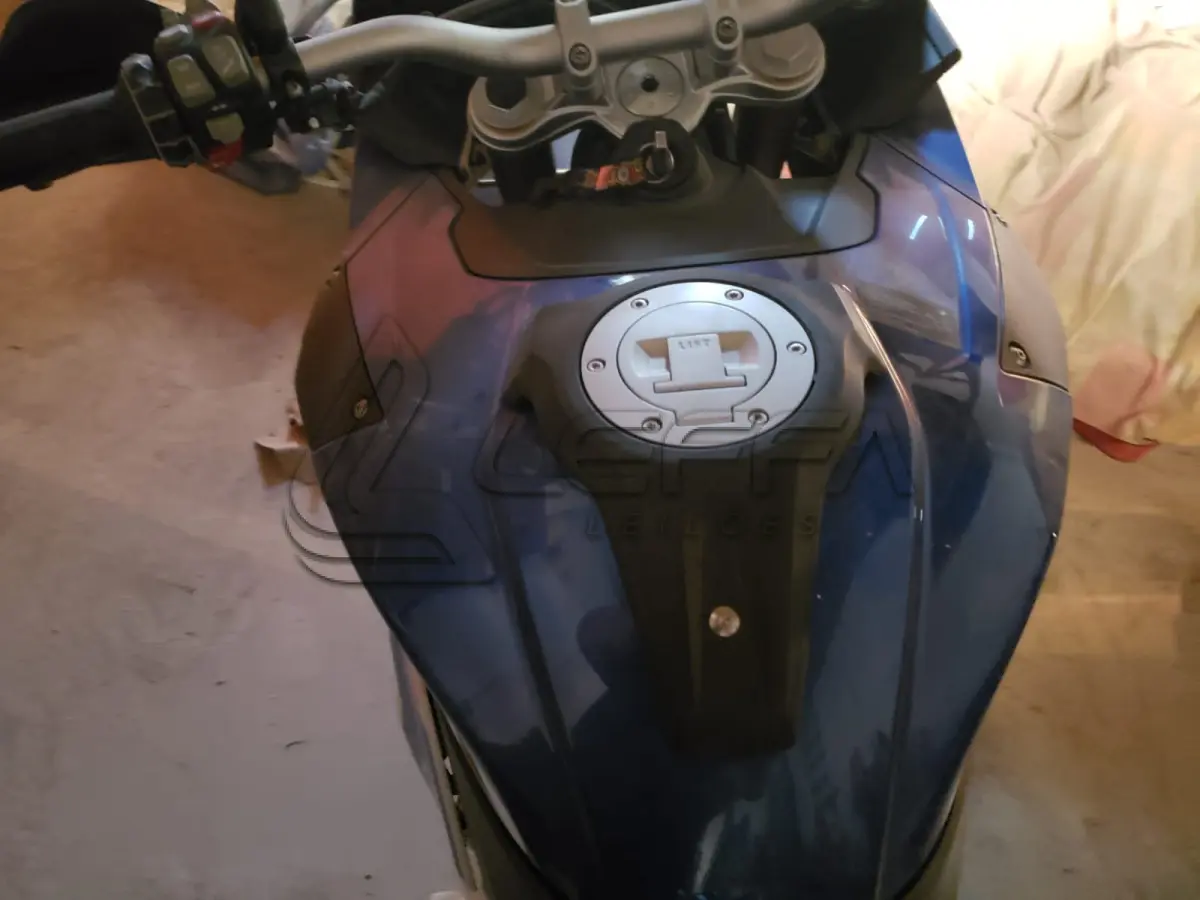 LOTE 003 - UMA MOTOCICLETA BMW S1000 XR, PLACAS QTK-2C48, ANO/MODELO 2019, COR BRANCA, RENAVAM 1210718070