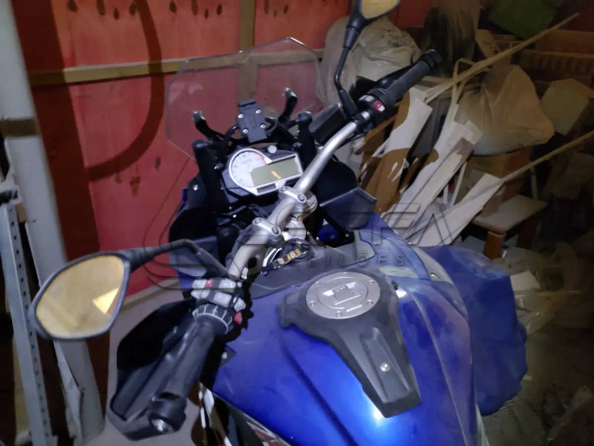LOTE 004 - UMA MOTOCICLETA YAMAHA XT1200Z STENERE D, PLACAS IYM-1200, ANO/MODELO 2014/2015, COR AZUL, RENAVAM 1034072428