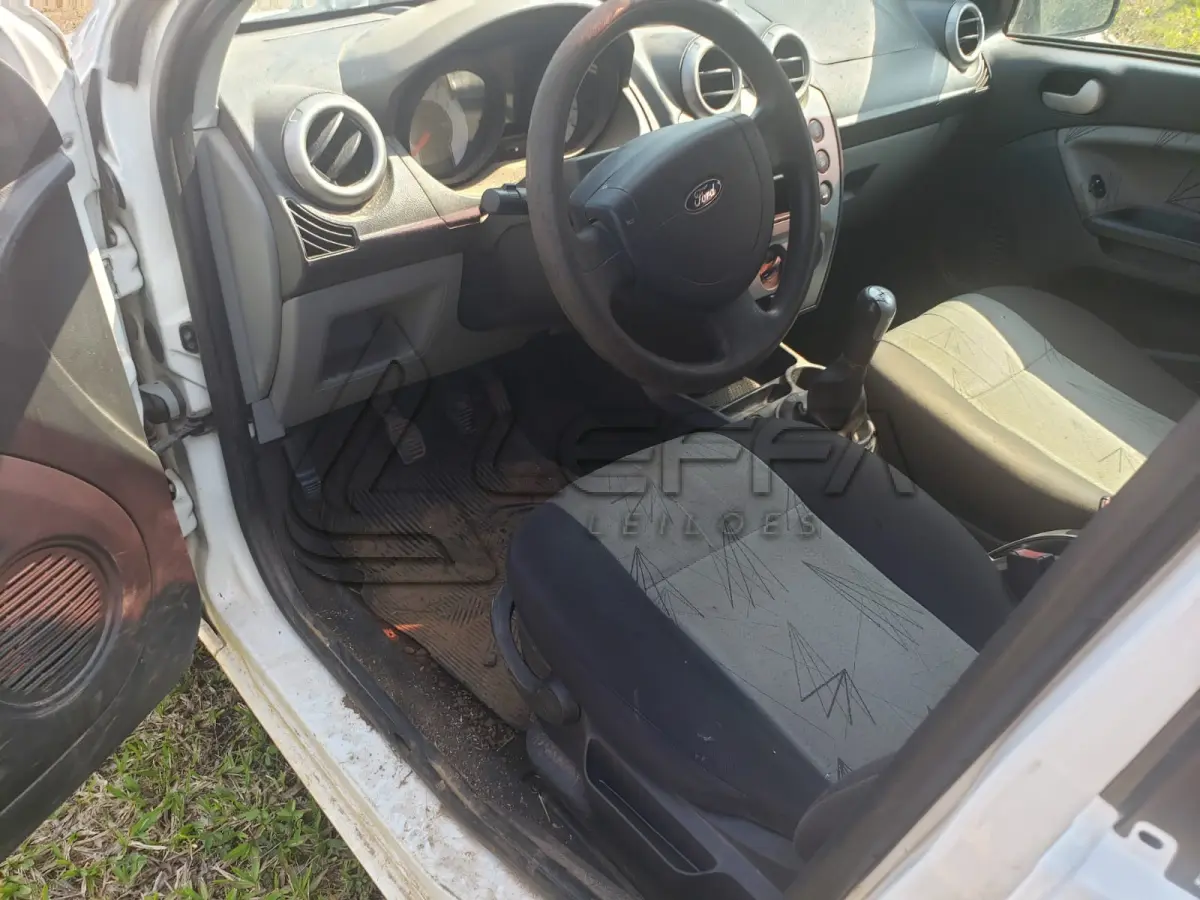 LOTE 001 - UM VEÍCULO FORD/FIESTA 1.6, FLEX, PLACA IQG-2145, ANO 2009, MODELO 2010