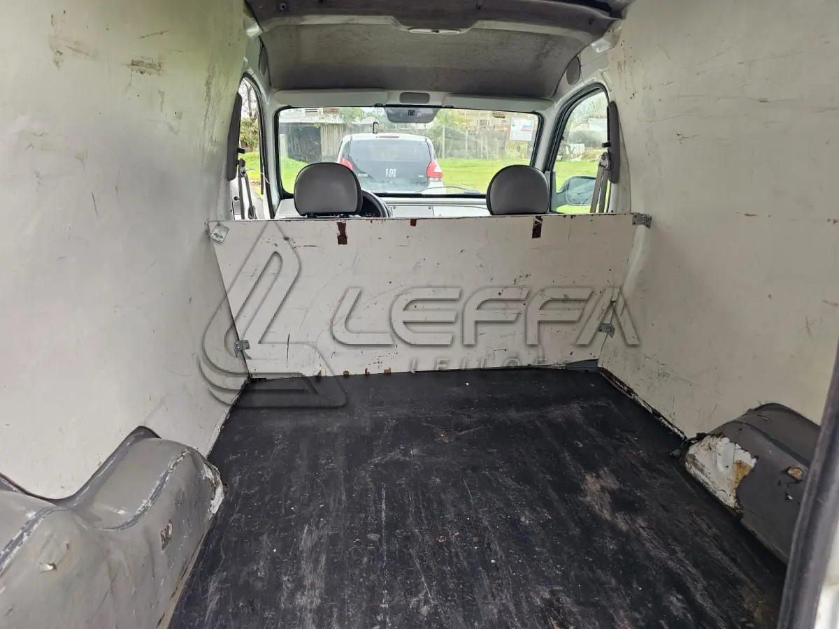 LOTE 001 - Um veículo caminhonete RENAULT KGOO EXPRESS16 (Importado) , cor branca, a álcool/gasolina, ano de fabricação e modelo2013/2014, placa MKT0115