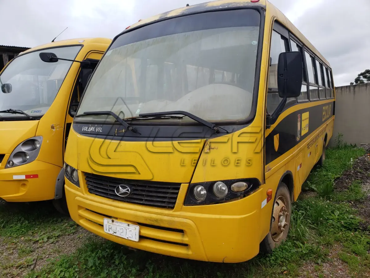 LOTE 012 - UM ÔNIBUS MARCOPOLO/VOLARE V8L ESC, DIESEL, PLACAS IPJ-2131, ANO 2008, MODELO 2009