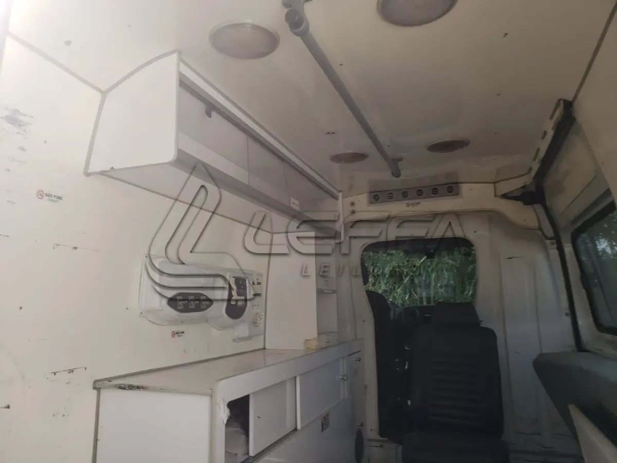 LOTE 005 - AMBULÂNCIA RENAULT/CHAPECO MASTERAMB, PLACA IWI-7946, ANO 2014, MODELO 2015