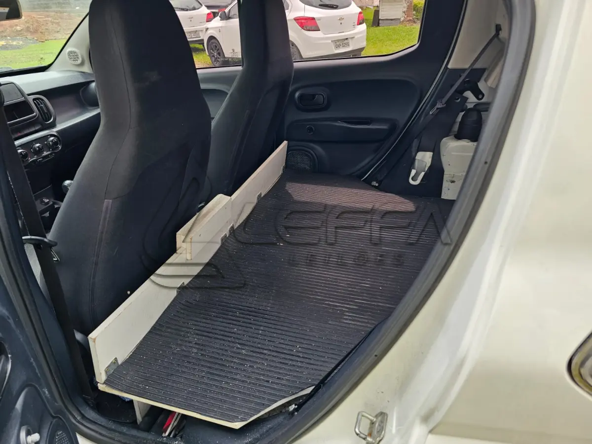 LOTE 003 - Um veículo automóvel FIAT/MOBI LIKE (Nacional) , cor branca, a álcool/gasolina, ano de fabricação e modelo 2019/2020, placa QTK9694