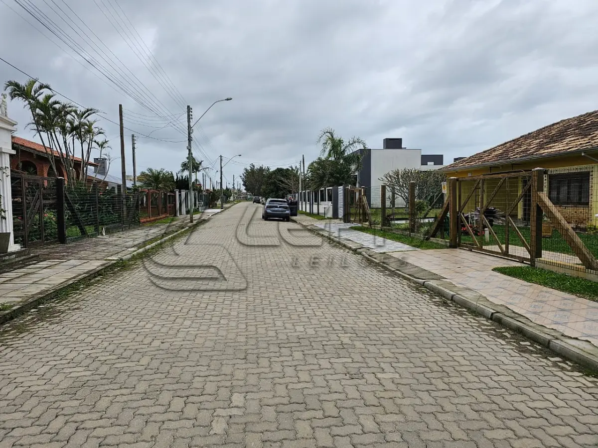 LOTE 001 - UM TERRENO URBANO, COM BENFEITORIAS, Lote 30 Quadra 32, na Praia Rainha do Mar em Xangri-lá RS