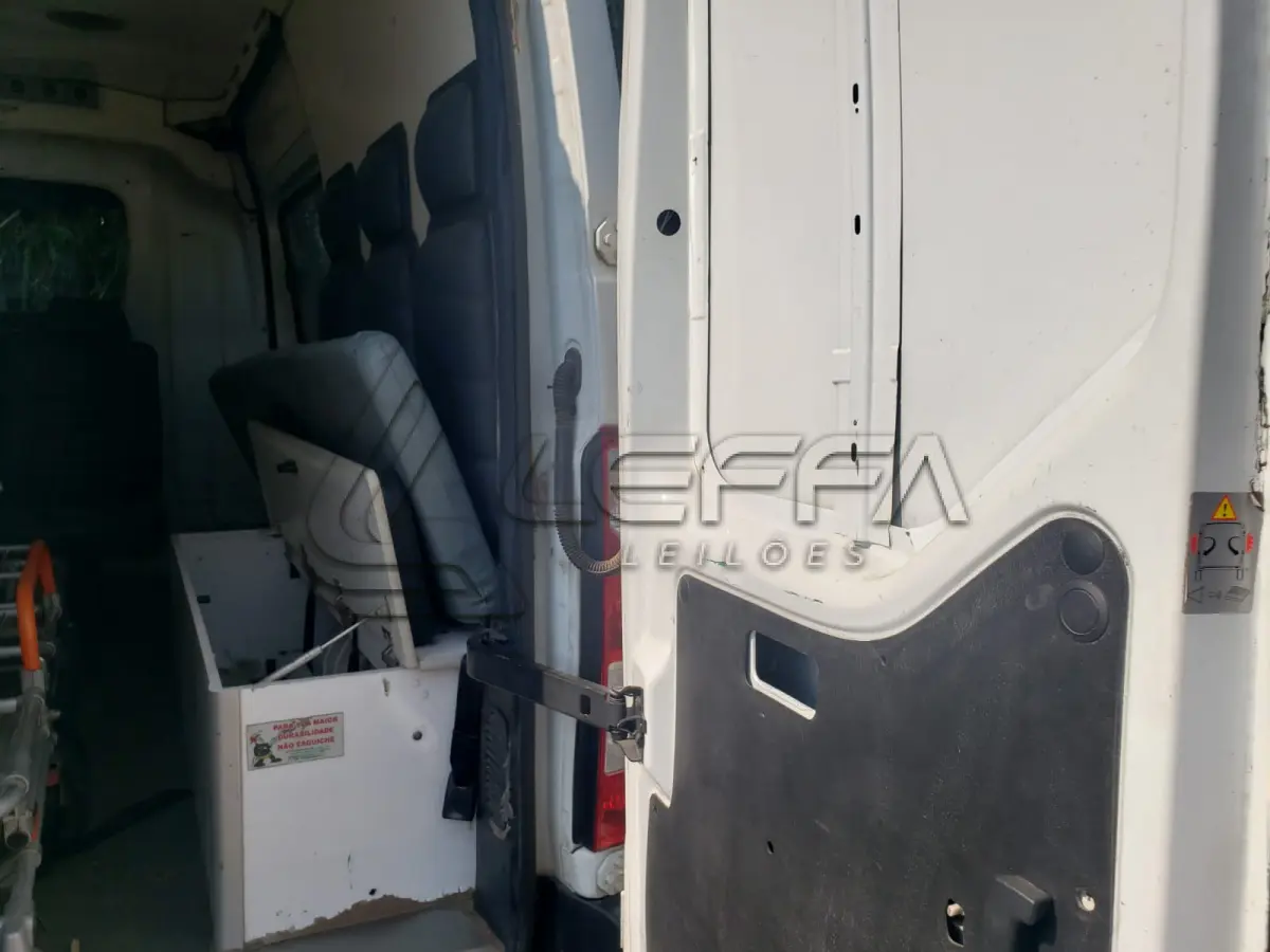 LOTE 005 - AMBULÂNCIA RENAULT/CHAPECO MASTERAMB, PLACA IWI-7946, ANO 2014, MODELO 2015