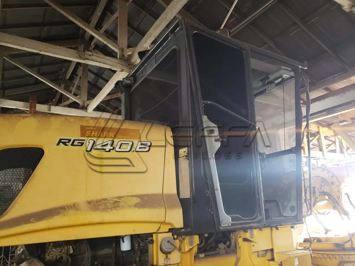 LOTE 006 - MOTONIVELADORA NEW HOLLAND, RG140B, diesel, ano e modelo 2009