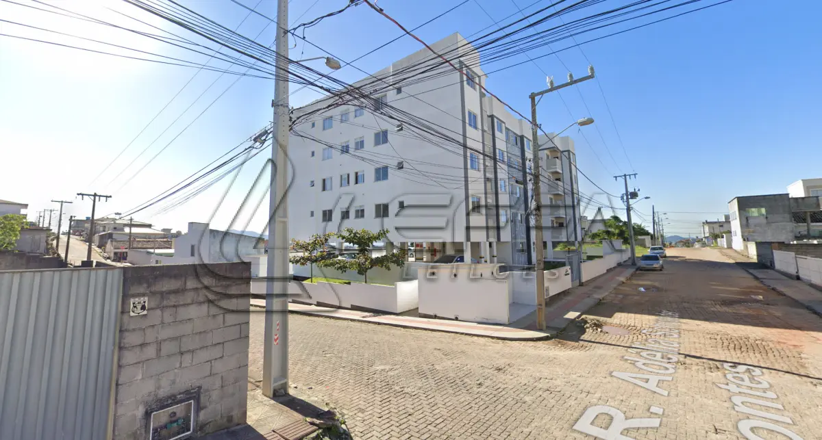 LOTE 001 - APARTAMENTO Nº 101 E BOX DE GARAGEM Nº 10, DO CONDOMÍNIO EDIFÍCIO VISTA DEL MARE, situado na Rua Adelina Schoroeder Pontes, nº 550, esquina com a Rua Josefina Borsatto, Bairro Serraria, Cidade de São José, Santa Catarina