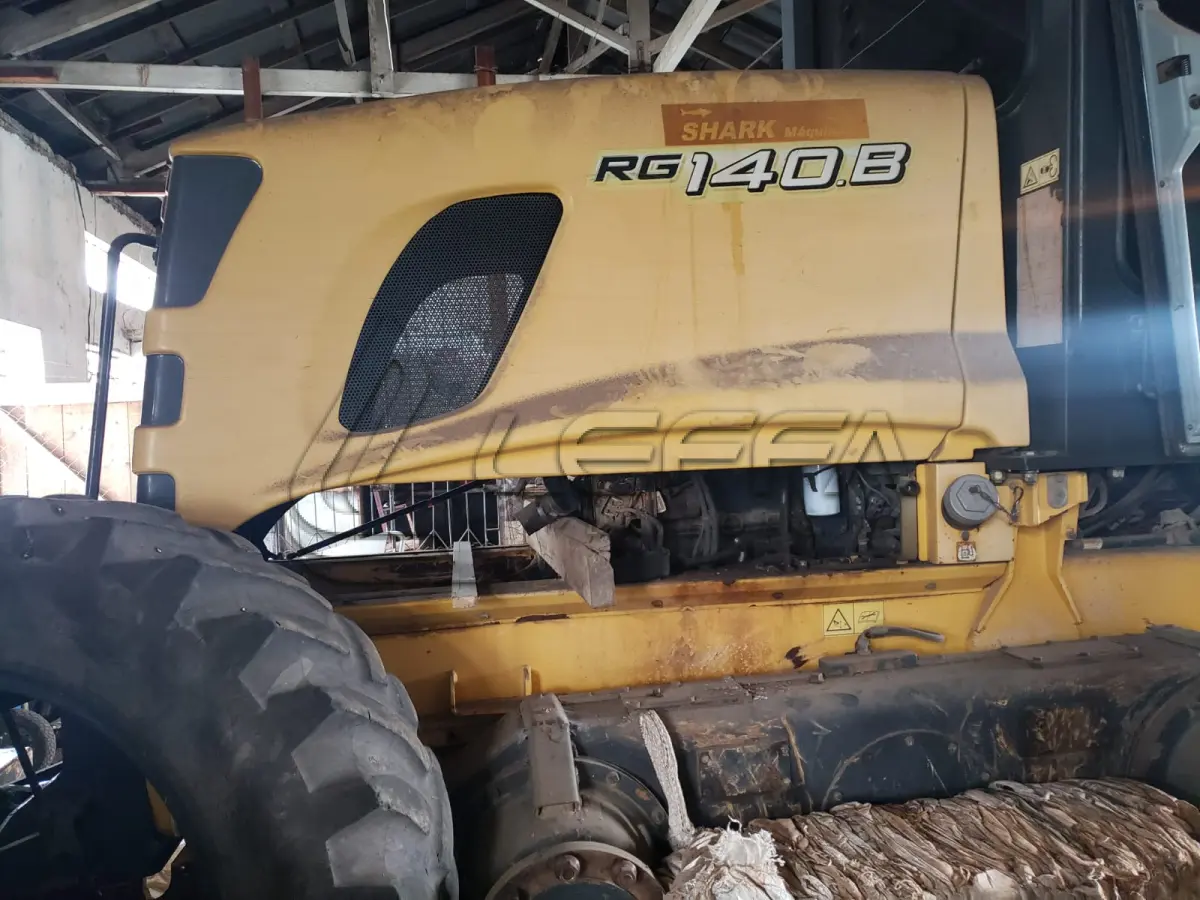 LOTE 006 - MOTONIVELADORA NEW HOLLAND, RG140B, diesel, ano e modelo 2009