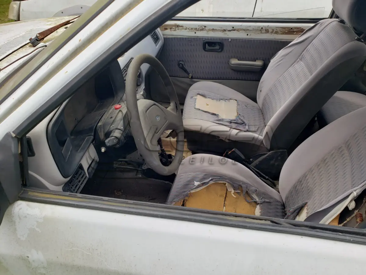 LOTE 016 - UM VEÍCULO FORD/ESCORT 1.0 HOBBY, PLACAS ICQ-5648, ANO 1995, MODELO 1995