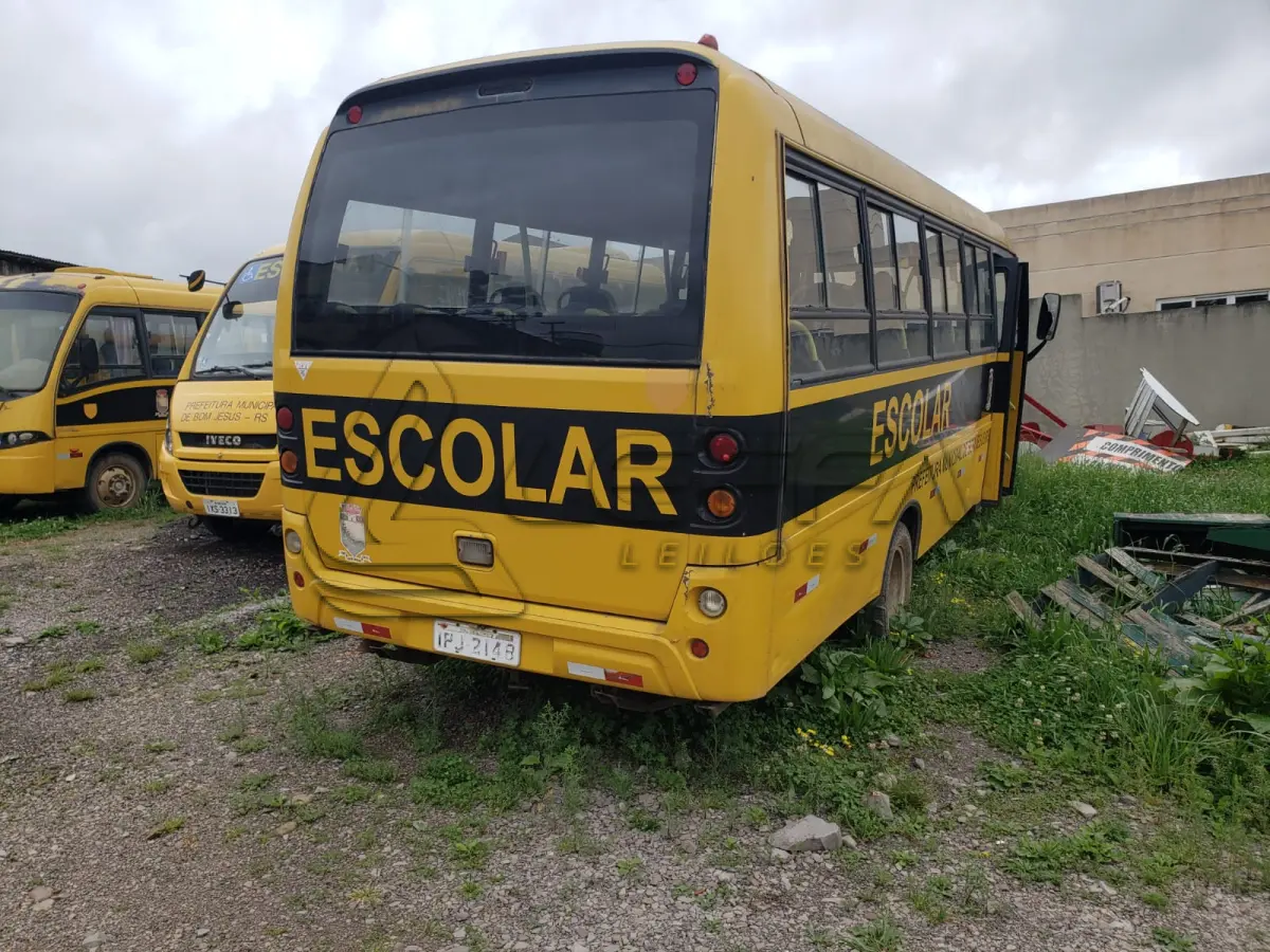 LOTE 011 - UM ÔNIBUS MARCOPOLO/VOLARE V8L ESC, DIESEL, PLACAS IPJ-2148, ANO 2008, MODELO 2009