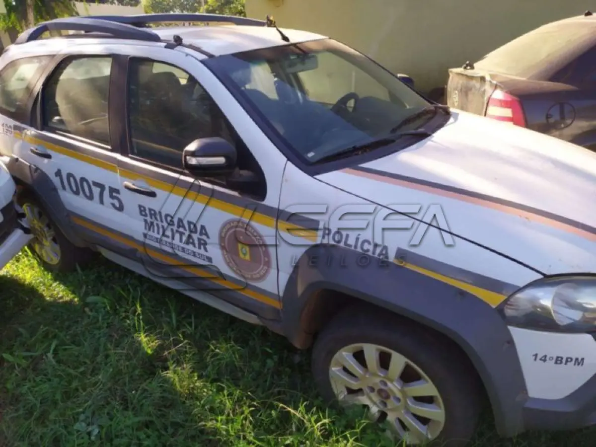 LOTE 011 - FIAT/WEEKEND ADVENTURE