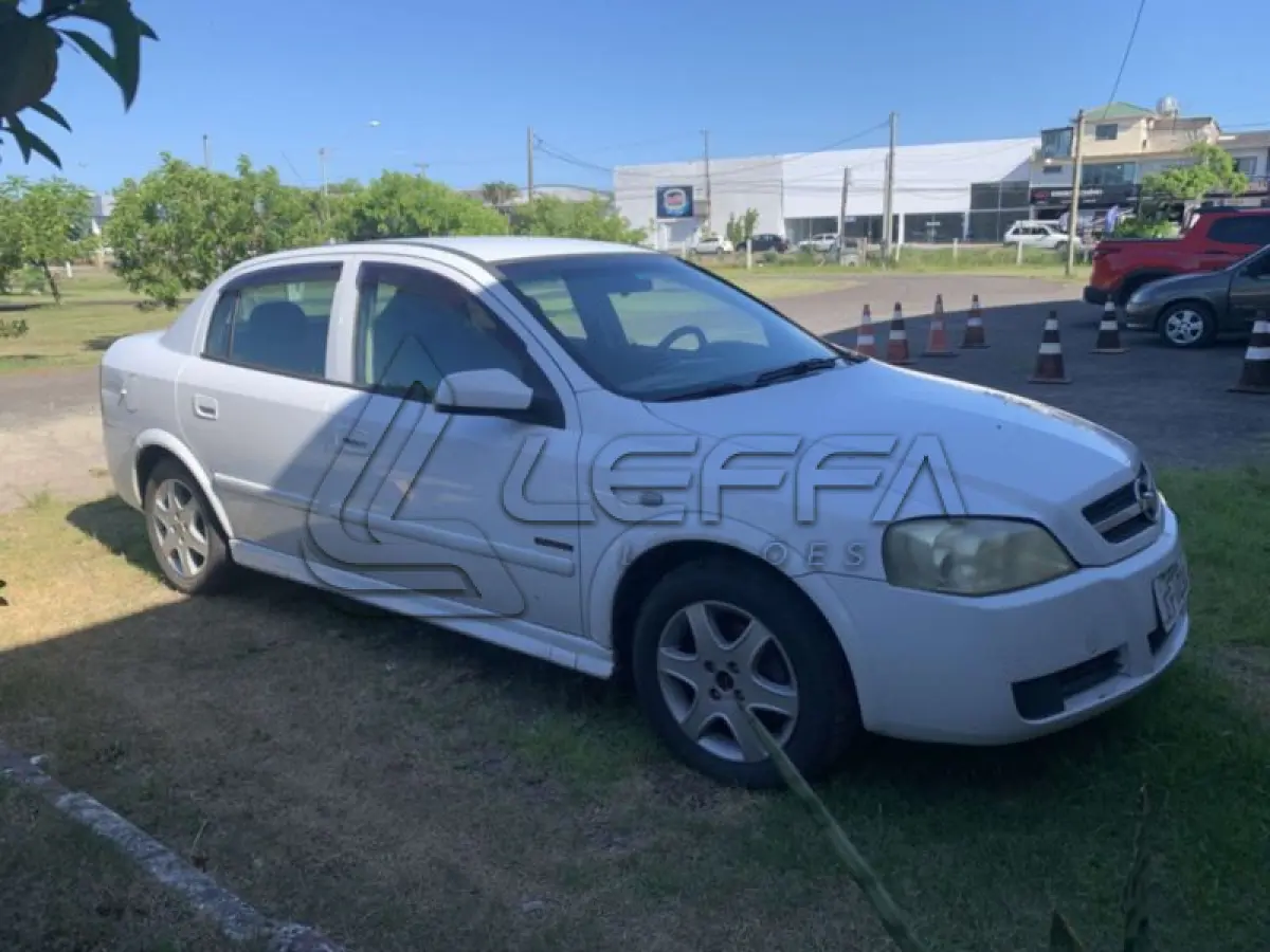 LOTE 005 - GM/ASTRA SEDAN ADVANTAGE
