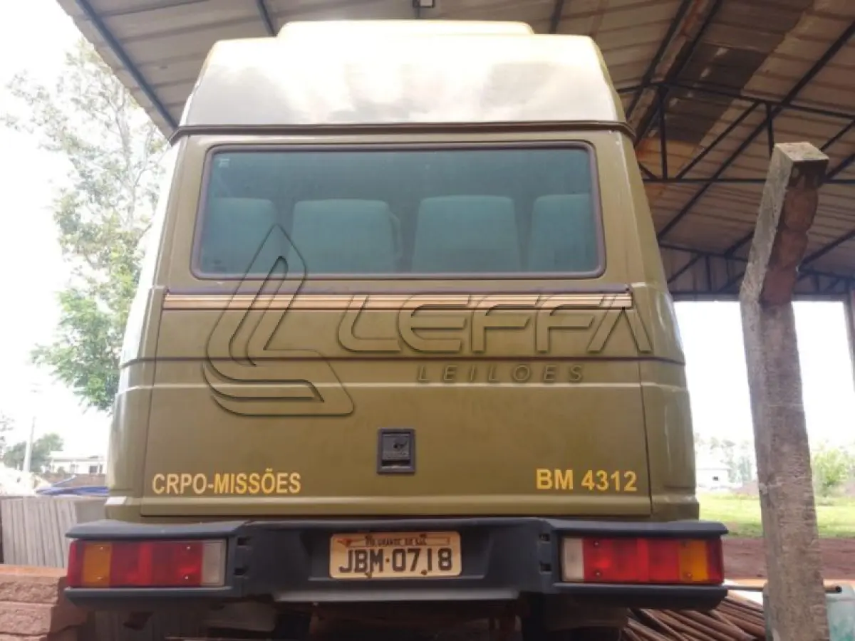 LOTE 068