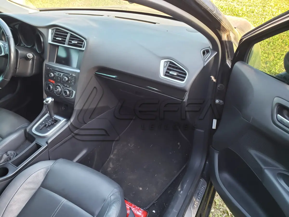 LOTE 001 - UM VEÍCULO I/CITROËN C4L A THP-EXCL, ANO 2013, MODELO 2014, PLACAS IWM-4567, COR PRETA, RENAVAM 1012462657