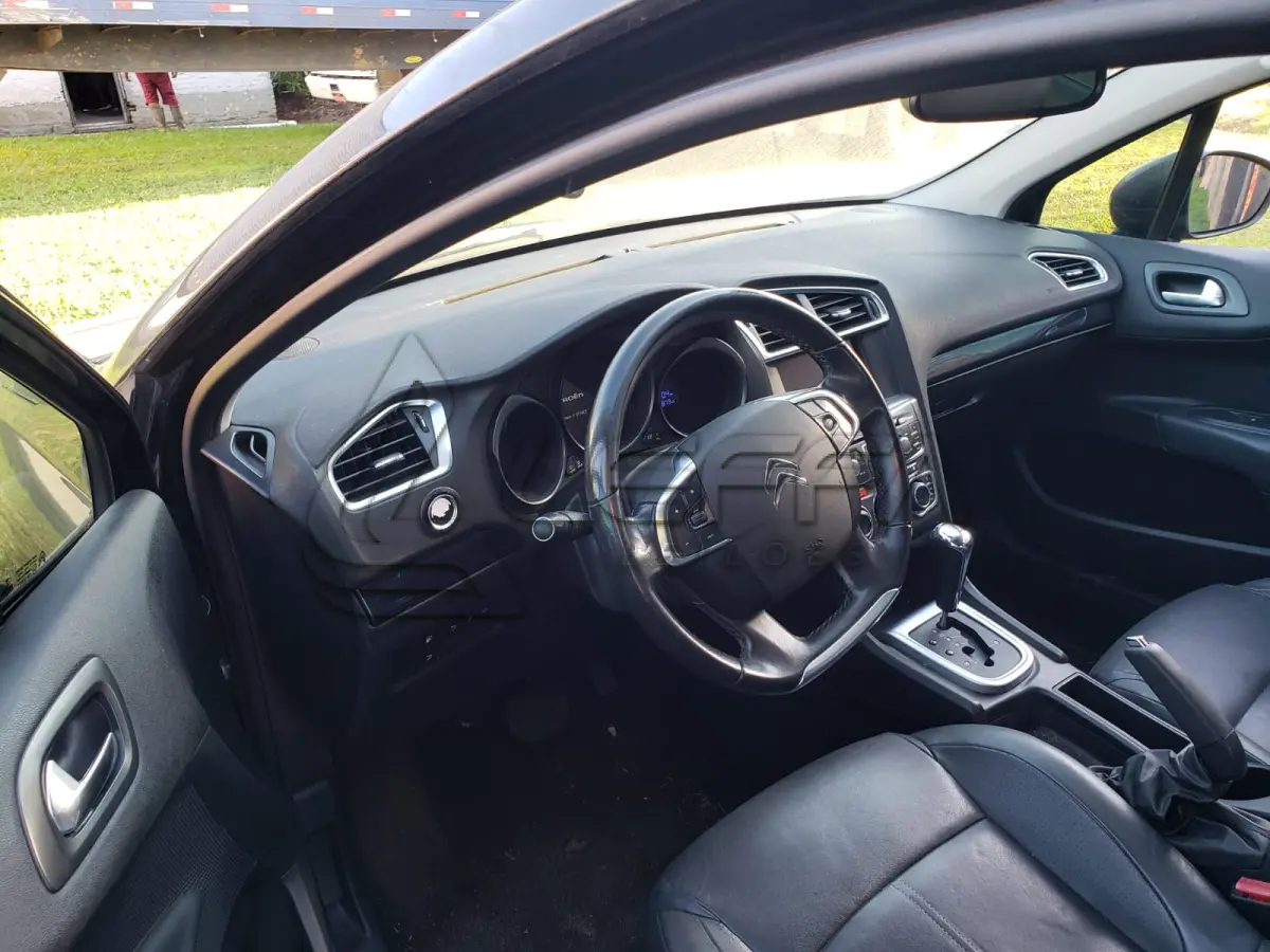 LOTE 001 - UM VEÍCULO I/CITROËN C4L A THP-EXCL, ANO 2013, MODELO 2014, PLACAS IWM-4567, COR PRETA, RENAVAM 1012462657