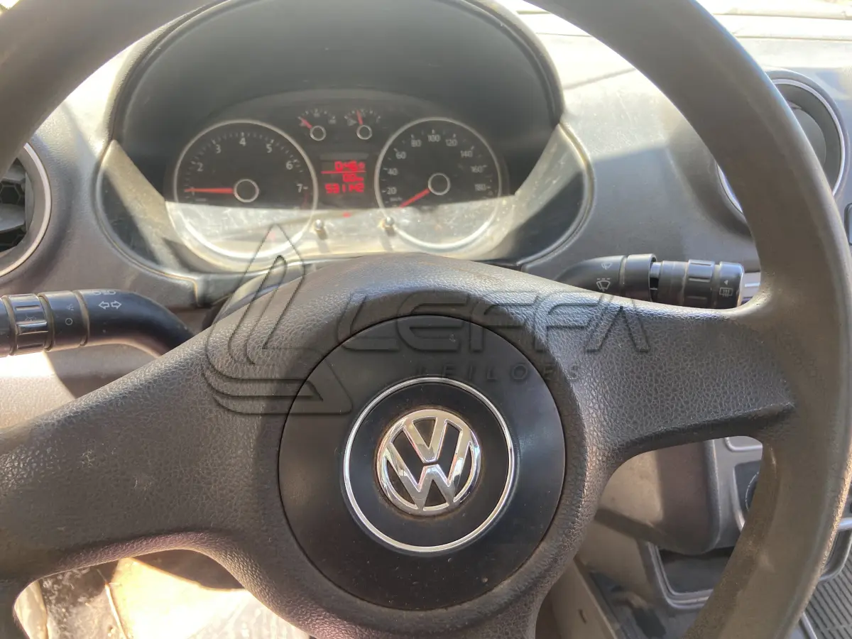 LOTE 005 - UM VEÍCULO VOLKSWAGEN/NOVO VOYAGE 1.0, FLEX, PLACAS IUE-6513, ANO 2013, MODELO 2013