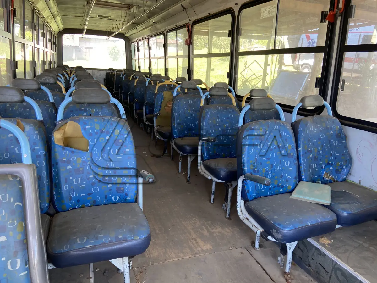 LOTE 002 - UM ÔNIBUS MERCEDES BENZ/OF 1620, DIESEL, PLACAS KGH-9502, ANO 1996, MODELO 1997 (SEM FUNCIONAMENTO)