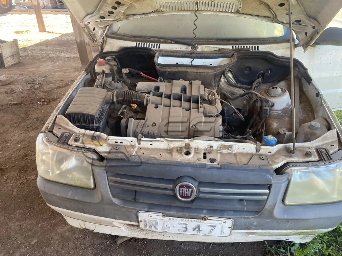LOTE 013 - UM VEÍCULO FIAT/UNO MILLE ECONOMY, FLEX, PLACAS IRA-3471, ANO 2010, MODELO 2011 (EM ESTADO DE SUCATA)