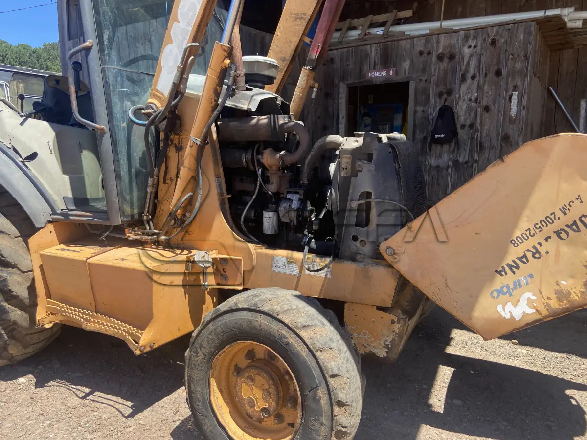 LOTE 018 - RETROESCAVADEIRA CASE 580M, DIESEL, ANO/MODELO 2008