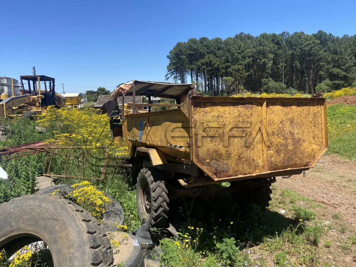 LOTE 024 - CARRETINHA AGRICOLA/ AGRALE, DIESEL (EM ESTADO DE SUCATA)